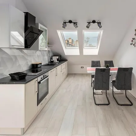Apartma Luiza's